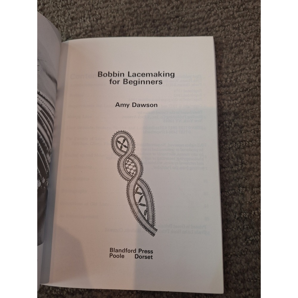 Bobbin Lacemaking for Beginners Amy Dawson Blandford Press Paperback - Picture 3 of 5